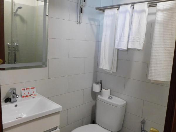 Hostal Crisol X Liste Station : photo 8 de la chambre chambre simple avec salle de bains privative