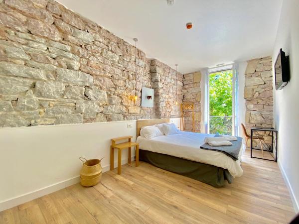 Mirandoalaconcha Rooms : photo 2 de la chambre studio 8 lur - vue sur patio