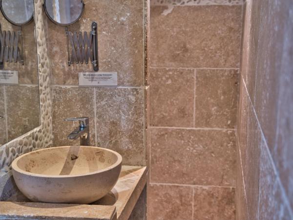 Hôtel La Muette : photo 3 de la chambre chambre familiale