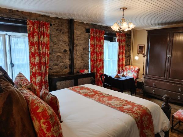 Le Clos Saint-Louis : photo 6 de la chambre chambre lit queen-size classique – troisième Étage