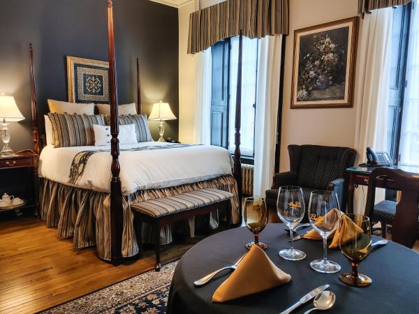 Le Clos Saint-Louis : photo 9 de la chambre chambre lit queen-size prestige – Étages inférieurs