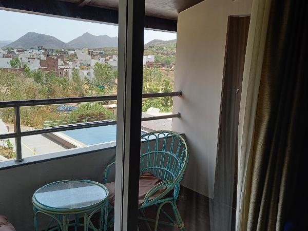 Bamboo Saa Resort & Spa - Udaipur : photo 5 de la chambre regal deluxe pool view