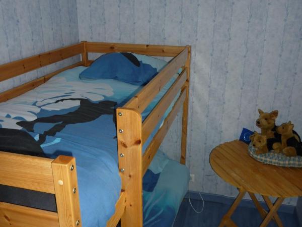 Chambres d'Hôtes de l'Auraine : photo 3 de la chambre chambre familiale (2 adultes et 2 enfants)