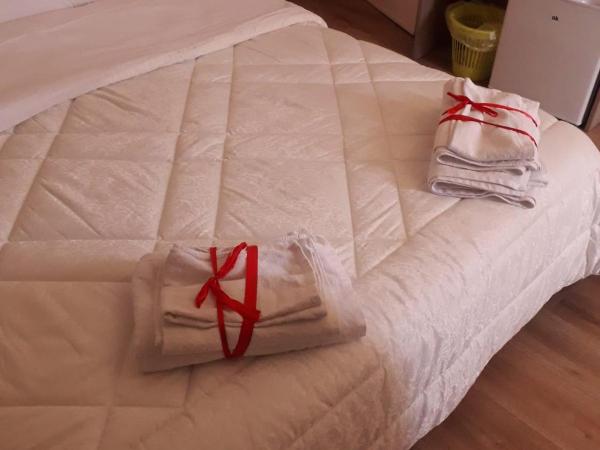 B&B La Dimora dei Professori : photo 2 de la chambre chambre double