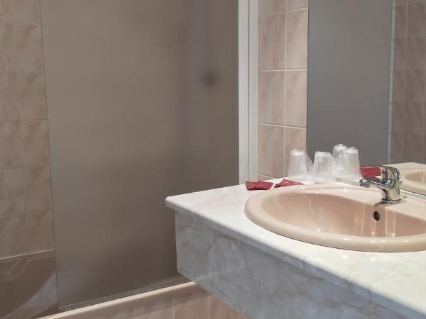 Hotel La Chaumière : photo 3 de la chambre chambre double supérieure