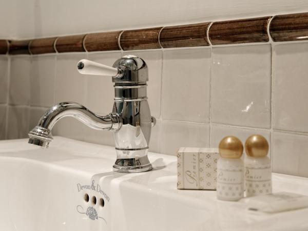 Hotel Villa Poseidon & Events : photo 7 de la chambre chambre double supérieure avec terrasse - vue sur mer