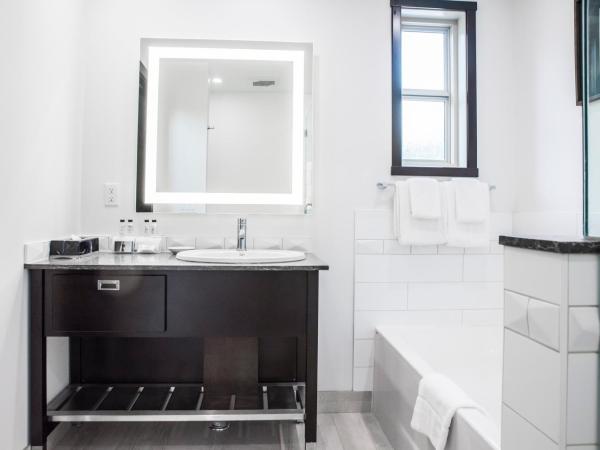 Charltons Banff : photo 10 de la chambre hébergement deluxe avec 2 lits queen-size - vue sur montagne