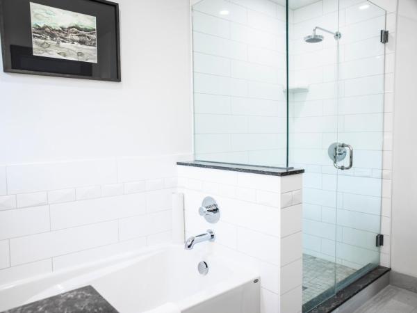 Charltons Banff : photo 3 de la chambre hébergement deluxe avec 2 lits queen-size - vue sur montagne