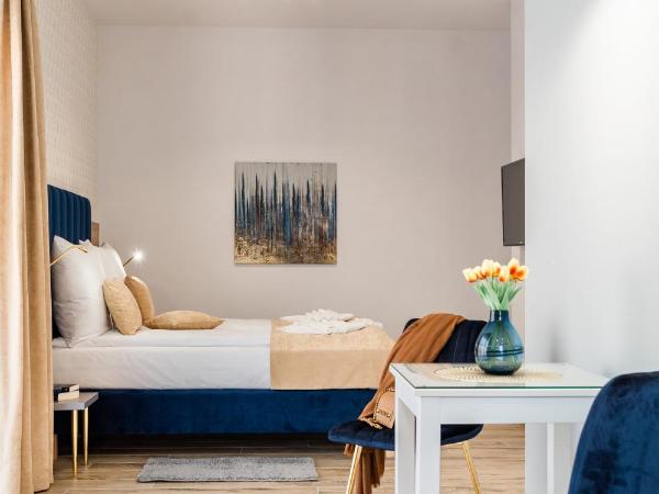 Helios Aparthotel : photo 6 de la chambre apartment with kitchenette and balcony (2 adults)