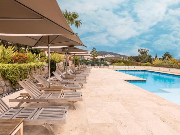 Kallisté Porticcio AppartHotel Golfe d Ajaccio : photo 6 de la chambre appartement standard avec une vue sur la mer (4 adultes)