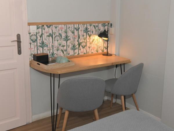 Chambres d'hôtes Chez Caroline : photo 2 de la chambre chambre mansardée