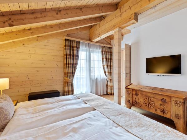 Grand Hotel Zermatterhof : photo 2 de la chambre suite chalet avec balcon