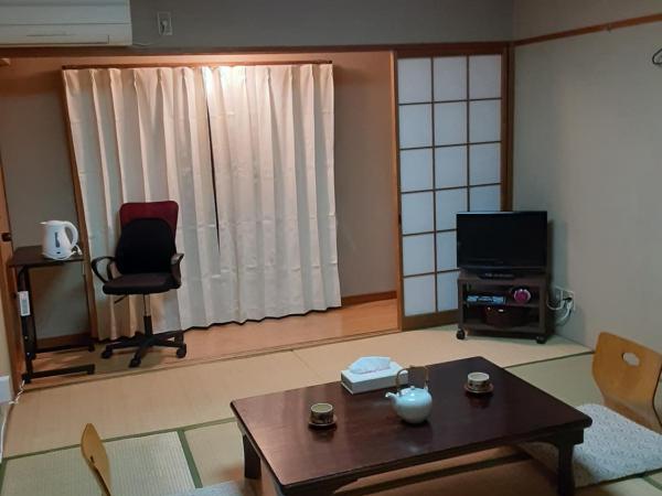 OHTO Ryokan : photo 6 de la chambre chambre familiale avec salle de bains privative