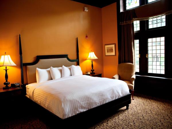 Mansions on Fifth : photo 3 de la chambre chambre premier avec lit king-size - personnes à mobilité réduite