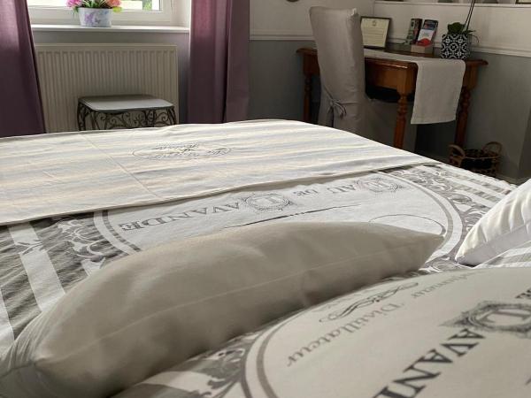 La Grange d'Hélène : photo 10 de la chambre chambre double - vue sur jardin