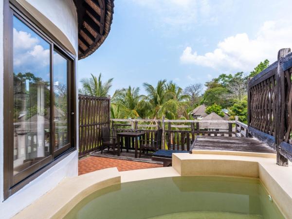 Aana Resort & Spa : photo 6 de la chambre aana top view with plunge pool