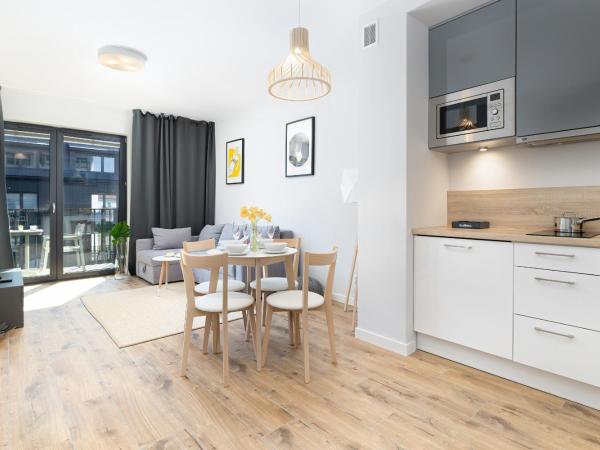 Apartamenty Koło Brzegu by Noclegi Renters : photo 2 de la chambre appartement avec balcon