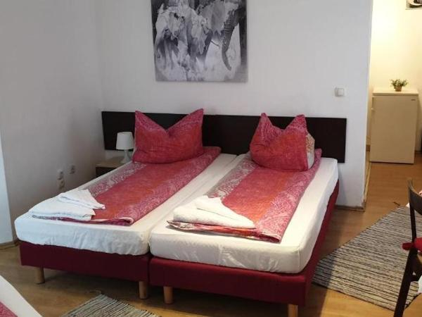 Apartmenthaus beim LKH Graz : photo 5 de la chambre chambre triple confort