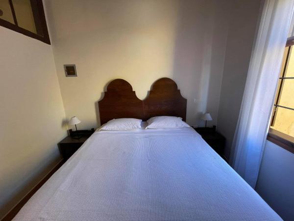 Captain Vasilis Hotel : photo 2 de la chambre chambre double standard - vue sur cour