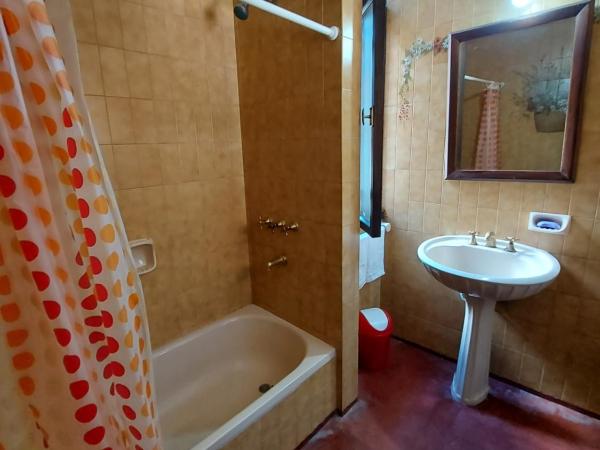 COYA HOSTEL : photo 7 de la chambre chambre quadruple avec salle de bains commune