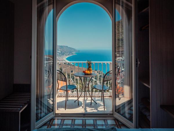 Splendid Hotel Taormina : photo 3 de la chambre chambre double deluxe avec balcon - vue sur mer