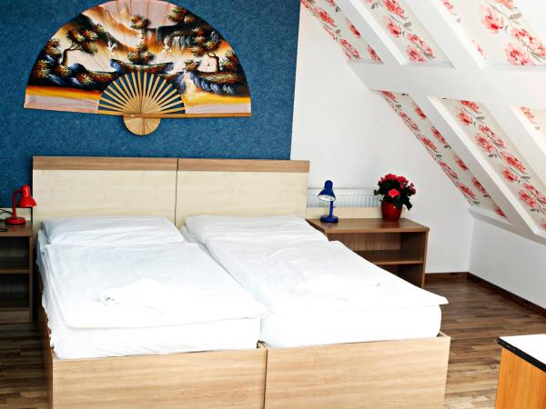 Silver Hotel Budapest City Center : photo 1 de la chambre chambre double ou lits jumeaux avec balcon