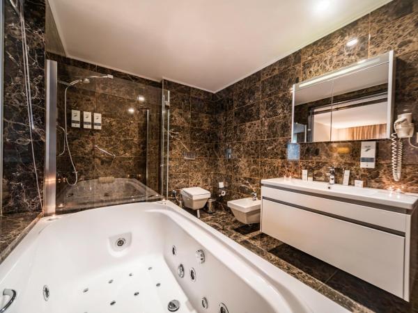 Rox Hotel Istanbul : photo 9 de la chambre suite deluxe avec lit king-size