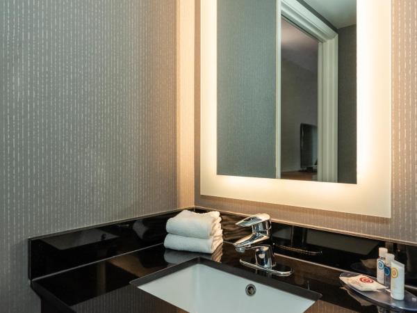 Comfort Inn West : photo 7 de la chambre hébergement 2 lits doubles - non-fumeurs - 2e Étage