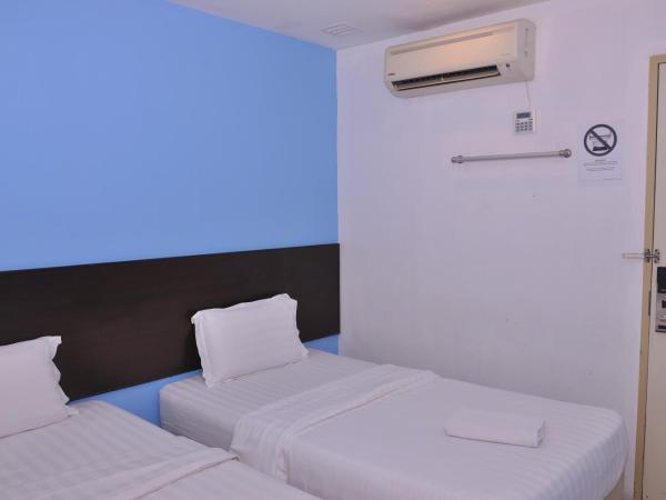 Kuching Transit Inn : photo 8 de la chambre twin room (without window)