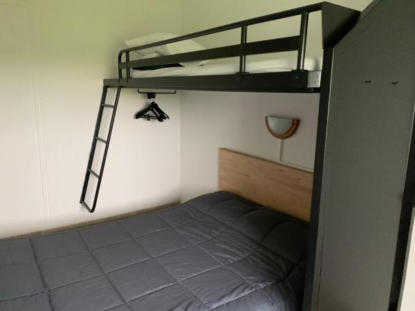 Hotel Macon la Salle : photo 2 de la chambre chambre triple