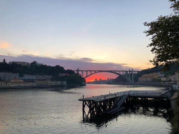 14º Esquadra — Cais das Pedras Guest House : photo 3 de la chambre chambre deluxe (2 adultes + 1 enfant)