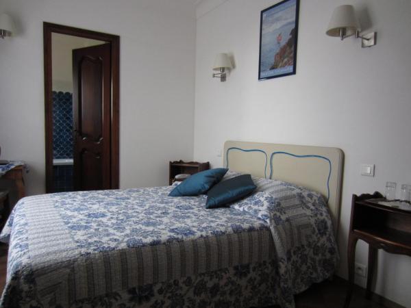 Hotel Belle Vue : photo 2 de la chambre chambre double confort - vue sur mer et jardin