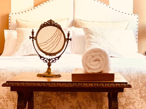 Palazzina300 : photo 8 de la chambre chambre double deluxe avec vue sur château