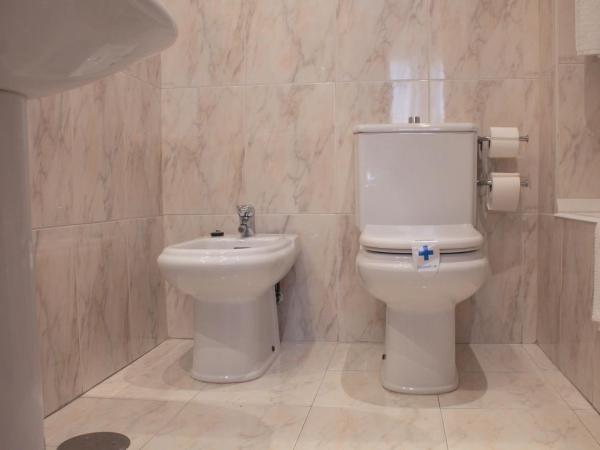 Hotel Ezeiza : photo 7 de la chambre chambre lits jumeaux