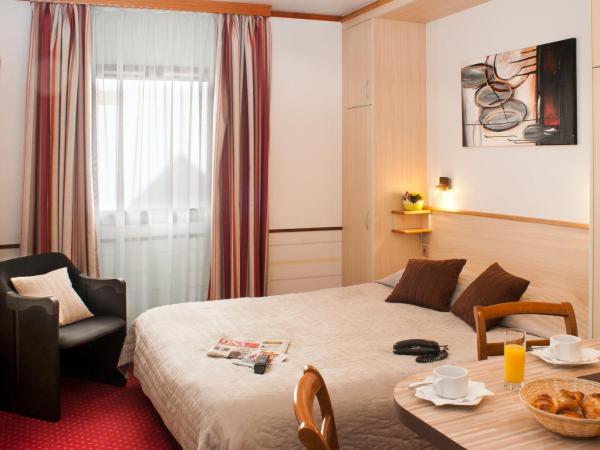 Hôtel Le Rapp : photo 6 de la chambre chambre double standard