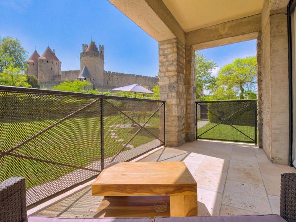 GOOD KNIGHT : photo 4 de la chambre chambre double deluxe avec terrasse - vue sur château