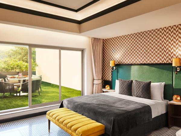 The Connaught, New Delhi- IHCL SeleQtions : photo 3 de la chambre executive suite, king bed with 15% discount on food and beverages at the hub and 15% discount on laundry