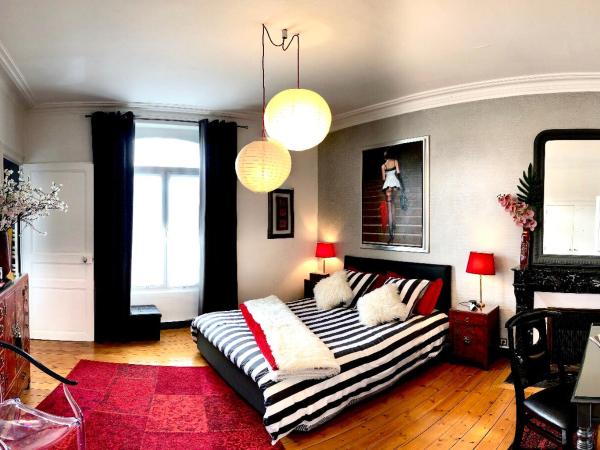 Les Lamartine-chambres d'hôtes : photo 8 de la chambre chambre double deluxe (2 adultes + 1 enfant)