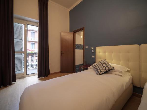 Hotel Italia : photo 6 de la chambre chambre lits jumeaux