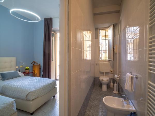 Hotel Italia : photo 7 de la chambre chambre triple standard