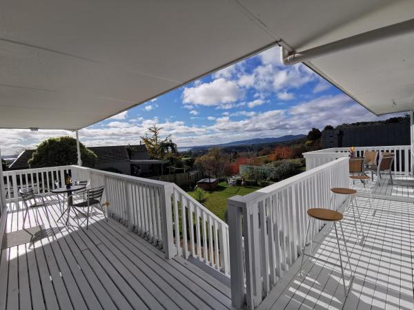 Geyser Lookout BnB : photo 10 de la chambre chambre lit queen-size avec terrasse