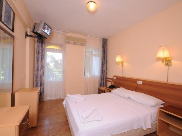 SERİN HOTEL : photo 1 de la chambre chambre double - vue sur mer