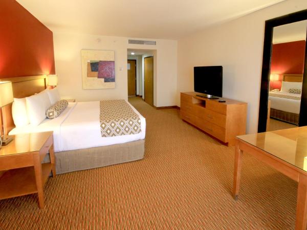 Crowne Plaza Monterrey Aeropuerto, an IHG Hotel : photo 2 de la chambre chambre exécutive lit king-size - non-fumeurs