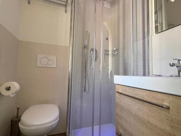 Hotel Cristina : photo 7 de la chambre chambre double ou lits jumeaux confort avec balcon