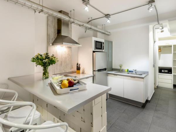 Reforma Guest House : photo 3 de la chambre appartement junior avec terrasse