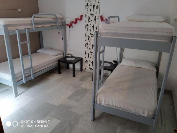 Granada Old Town Hostel : photo 7 de la chambre lit superposé dans dortoir pour femmes de 4 lits