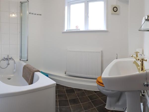 Robin 7 Lodge City Centre : photo 3 de la chambre standard double room with a detached private bathroom