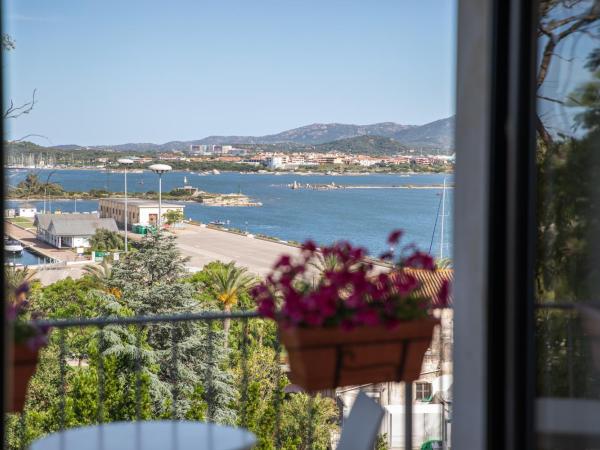 Antares Rooms and Suites : photo 3 de la chambre suite - vue sur mer