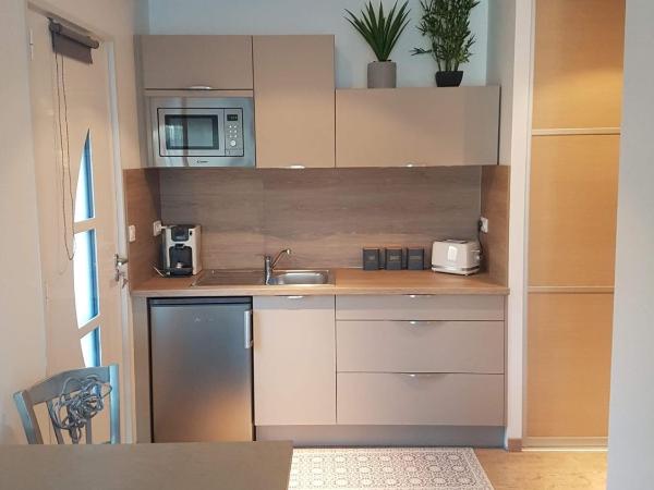 Au bien être : photo 6 de la chambre chambre double - vue sur piscine