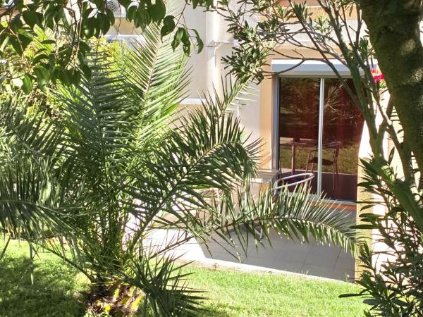 Hotel Hélios : photo 3 de la chambre chambre double avec terrasse - piscine chauffée et parking gratuit